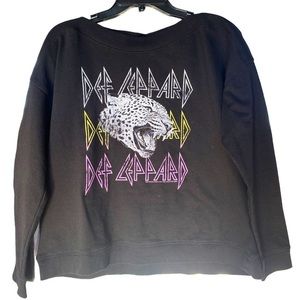 Def Leopard band crew neck!​​​​​​​​​